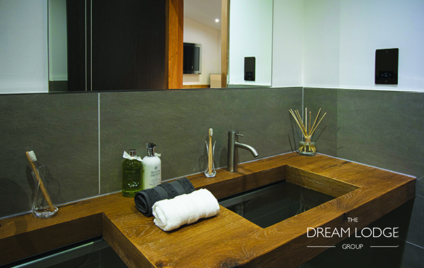 http://www.thedreamlodgegroup.co.uk/wp-content/uploads/2016/04/Bathroom.jpg